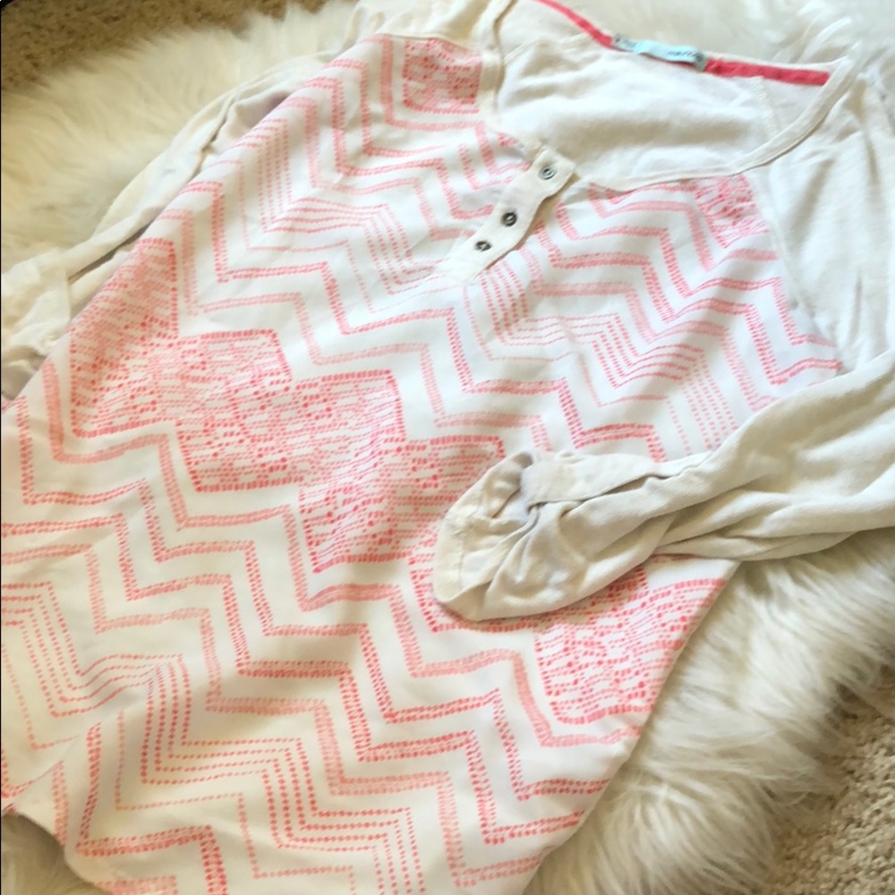 3/4 sleeve button accent scoop bottom Top